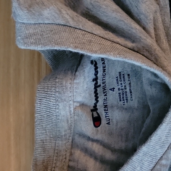 Size 4T Grey and Red Champion Short set - Picture 4 of 4